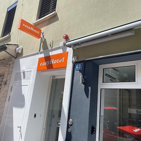 Easyhotel Zuerich Main Station Exterior photo