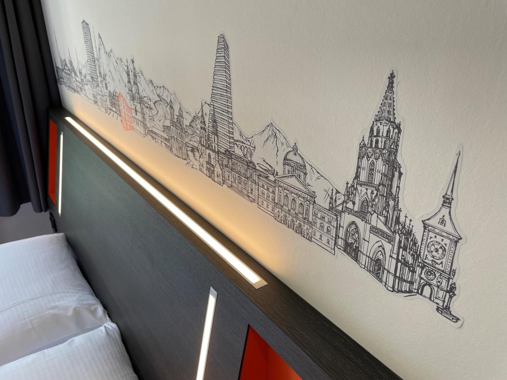 Easyhotel Zuerich Main Station Exterior photo